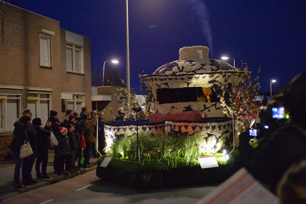 ../Images/Bloemencorso Noordwijkerhout 243.jpg